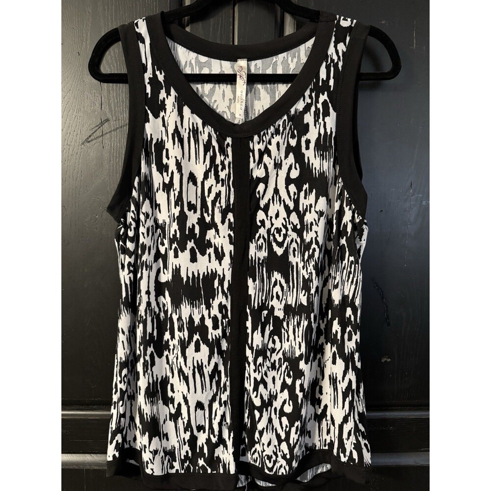 Andrea Women's Black & White Abstract V-Neck Sleeveless Tank Top M Regular